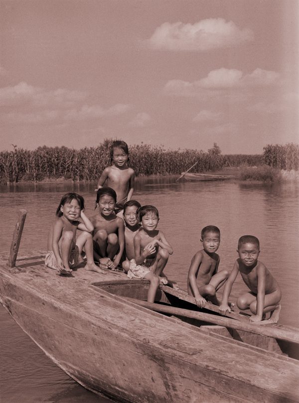 Hung Liu - Village Portrait: Children of the Water